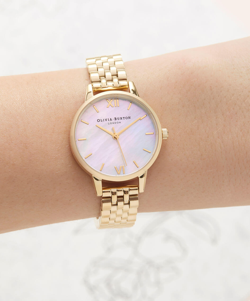 Montre Olivia Burton Mother of Pearl White Bracelet, Gold OB16MOP01 - PRECIOVS