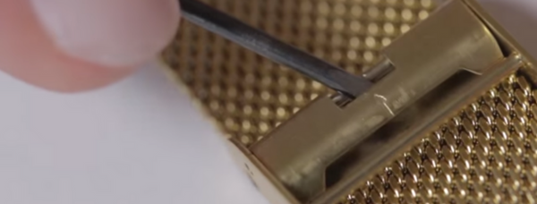 Comment ajuster son bracelet de montre mesh (mailles milanaises)?
