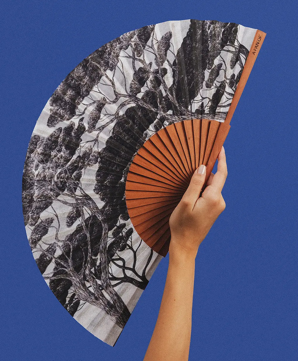 Éventail artisanal A Fan Of Max Charcoal Forest - PRECIOVS