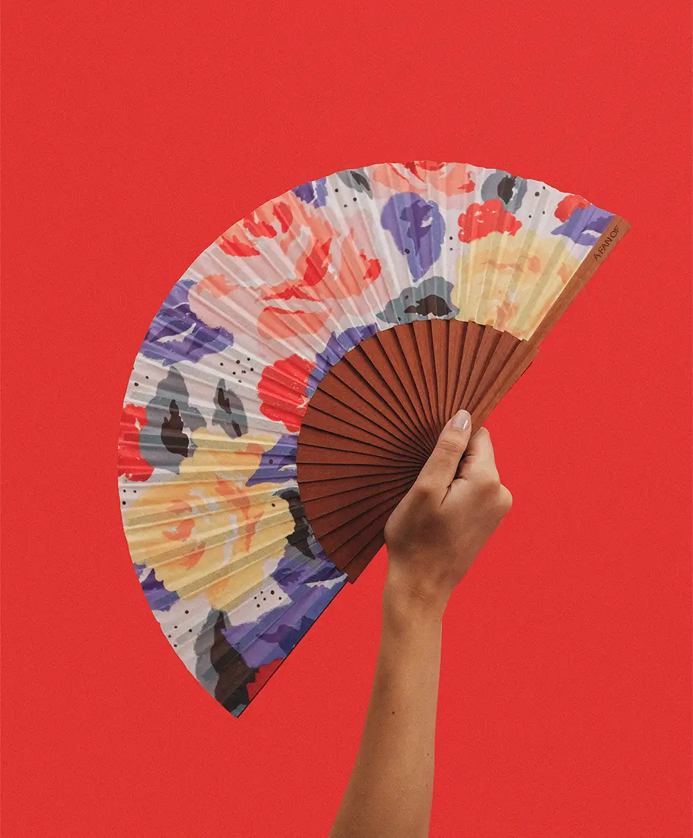 Éventail artisanal A Fan Of Fresh Roses - PRECIOVS