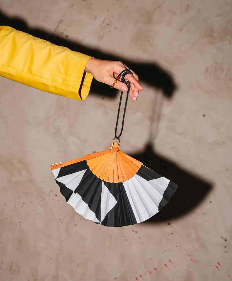 Éventail artisanal mini A Fan Of Shadow Play
