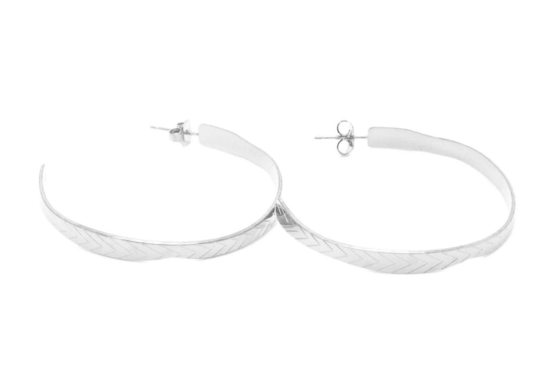 Boucles d'oreilles MYA BAY Grandes Créoles, texture feuille BOC-02.S - PRECIOVS