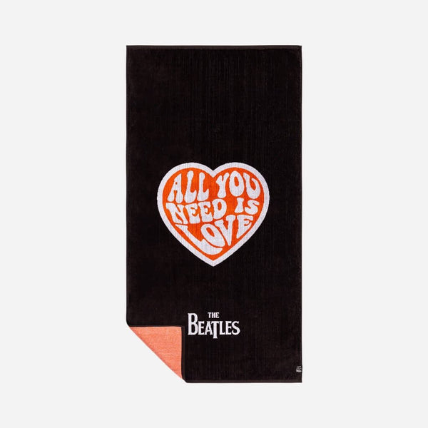 Serviette de plage Slowtide The Beatles All You Need Is Love en coton durable - PRECIOVS