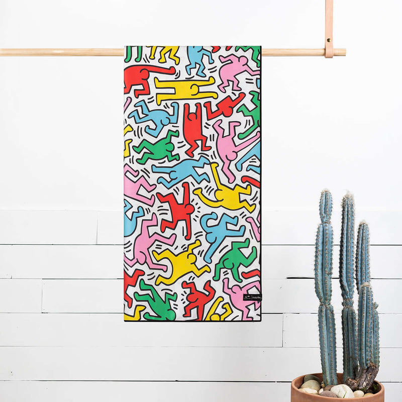 Serviette de voyage Slowtide x Keith Haring The Groove en polyester à séchage rapide - PRECIOVS